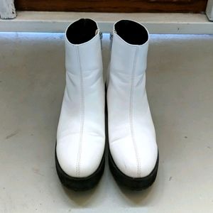 Jeanasis Vegan Leather White Boots Size 7.5
